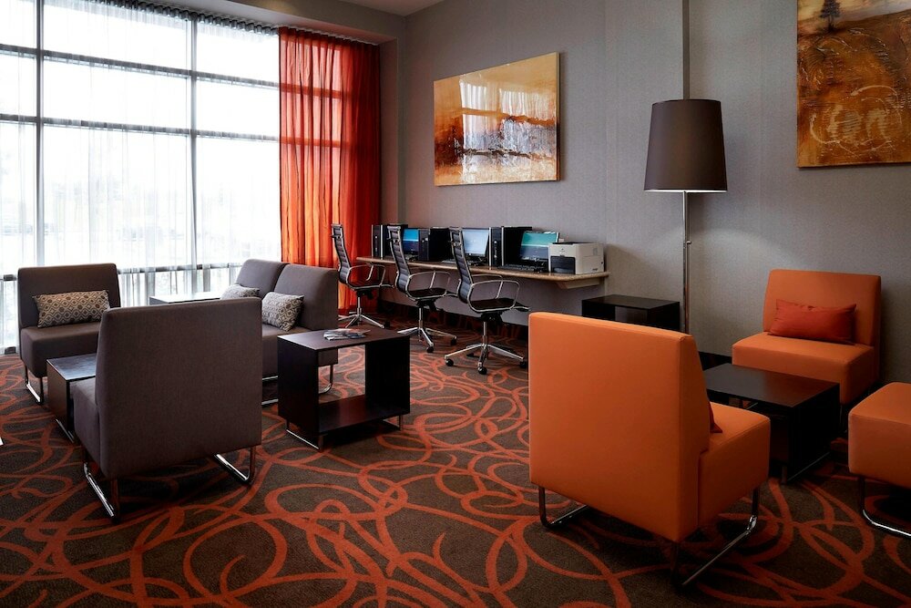 Фото Residence Inn by Marriott Montreal Airport