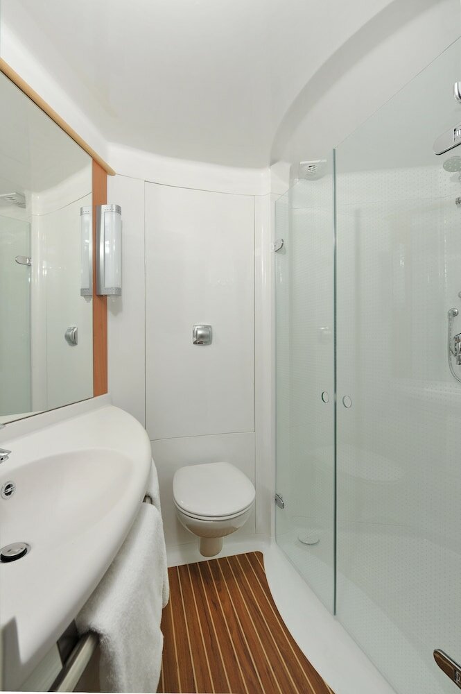 Фото Ibis Belfast Queens Quarter