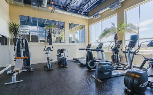 Гостиница Hôtel Must - Airport Road Jean Lesage в Сент-Фуа