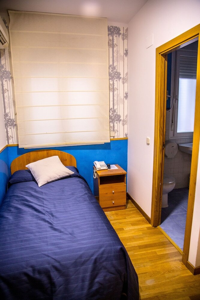 Фото Hostal Montaloya