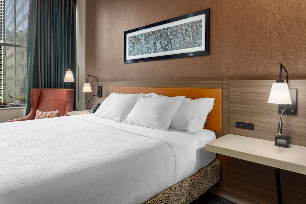 Фото Hilton Garden Inn Chicago Central Loop
