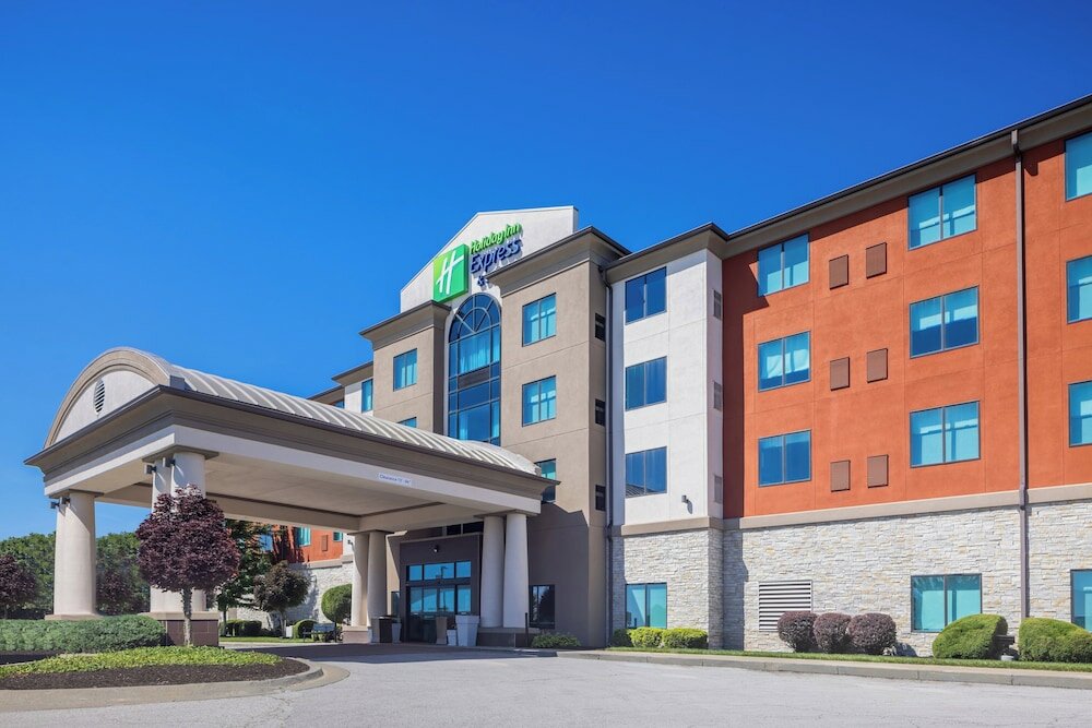 Фото Holiday Inn Express and Suites Kansas City Airport, an Ihg Hotel