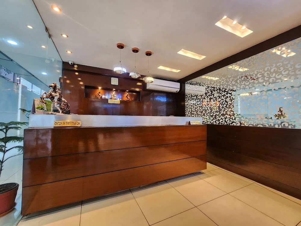 Фото Lee International