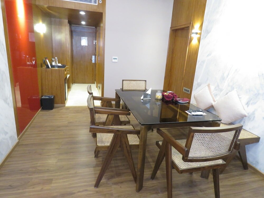 Фото Lords Plaza, Surat