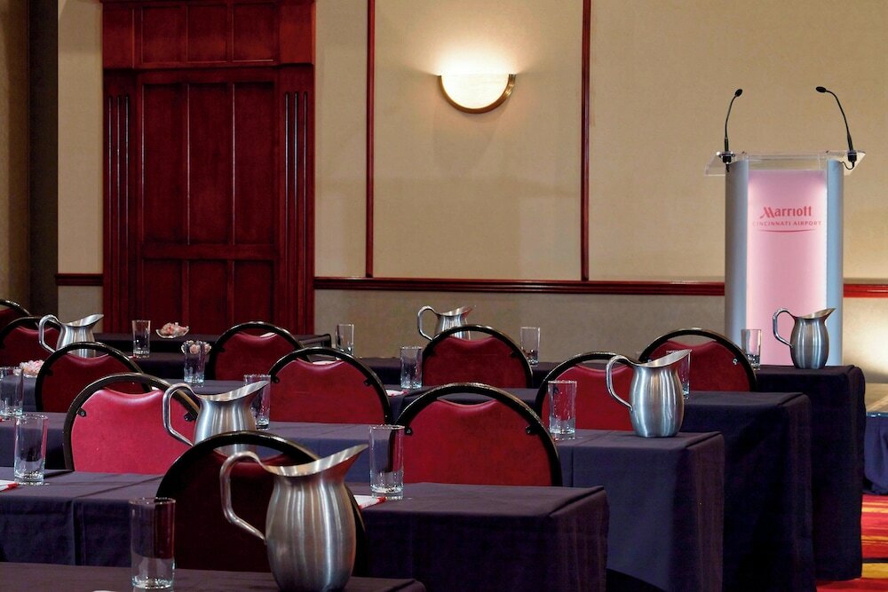 Фото Marriott Cincinnati Airport