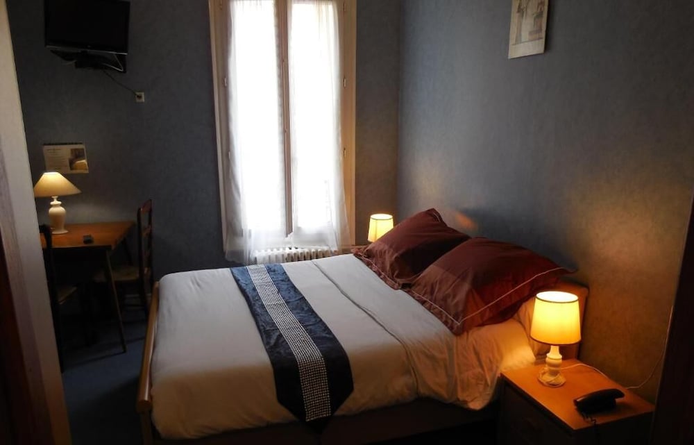 Фото Hôtel Le Petit Château