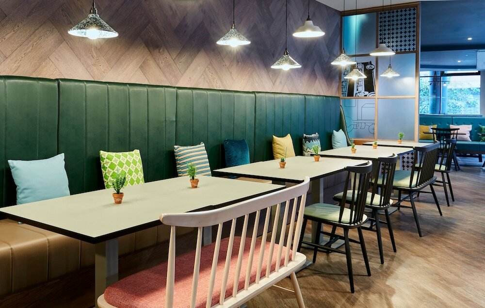 Фото Leonardo Hotel Manchester Central - Formerly Jurys Inn