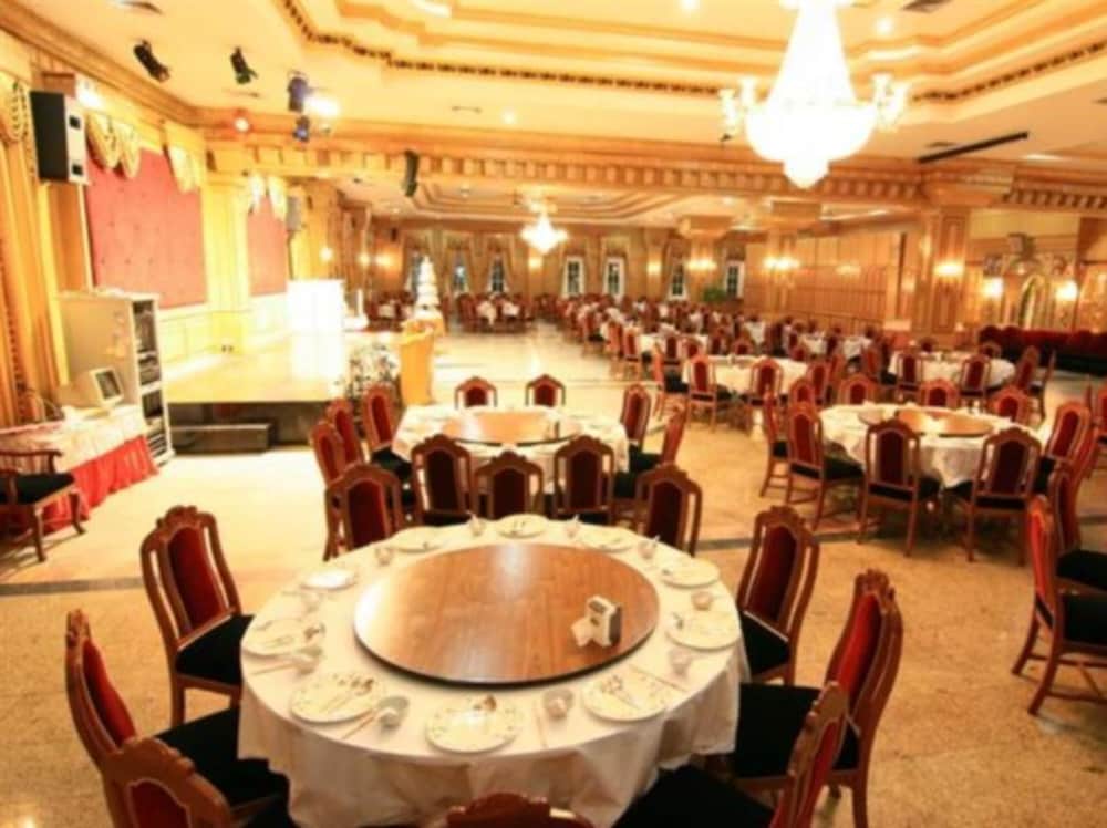 Фото 13 Coins Hotel Ngam Wong Wan