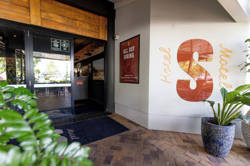 Фото Sundowner Hotel Motel