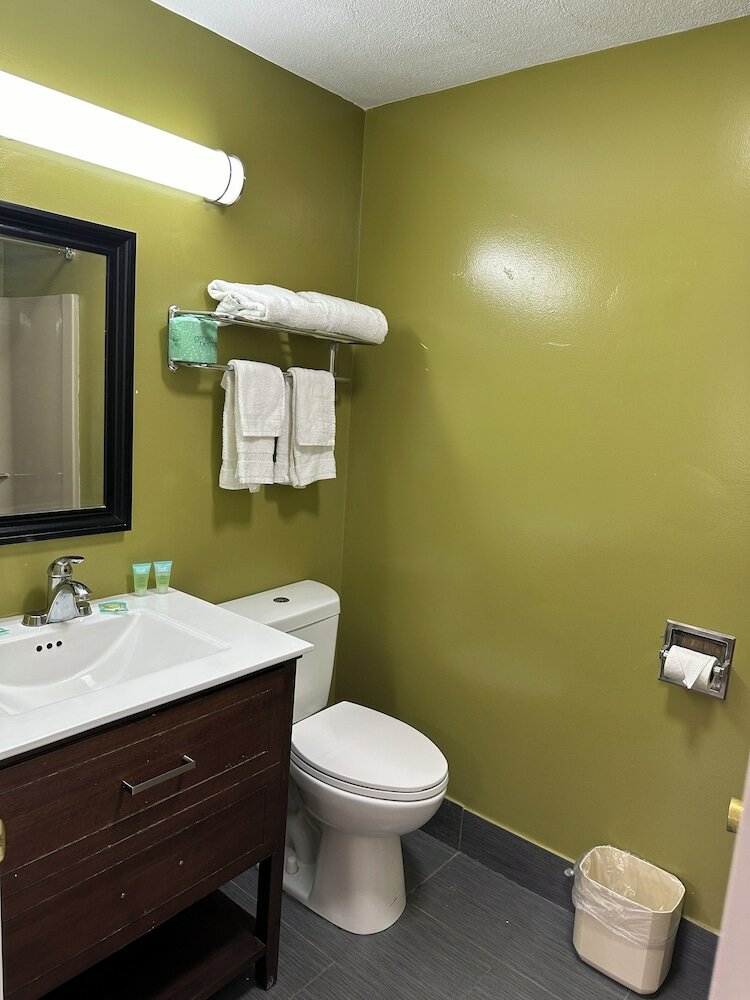 Фото Wickford Motor Inn