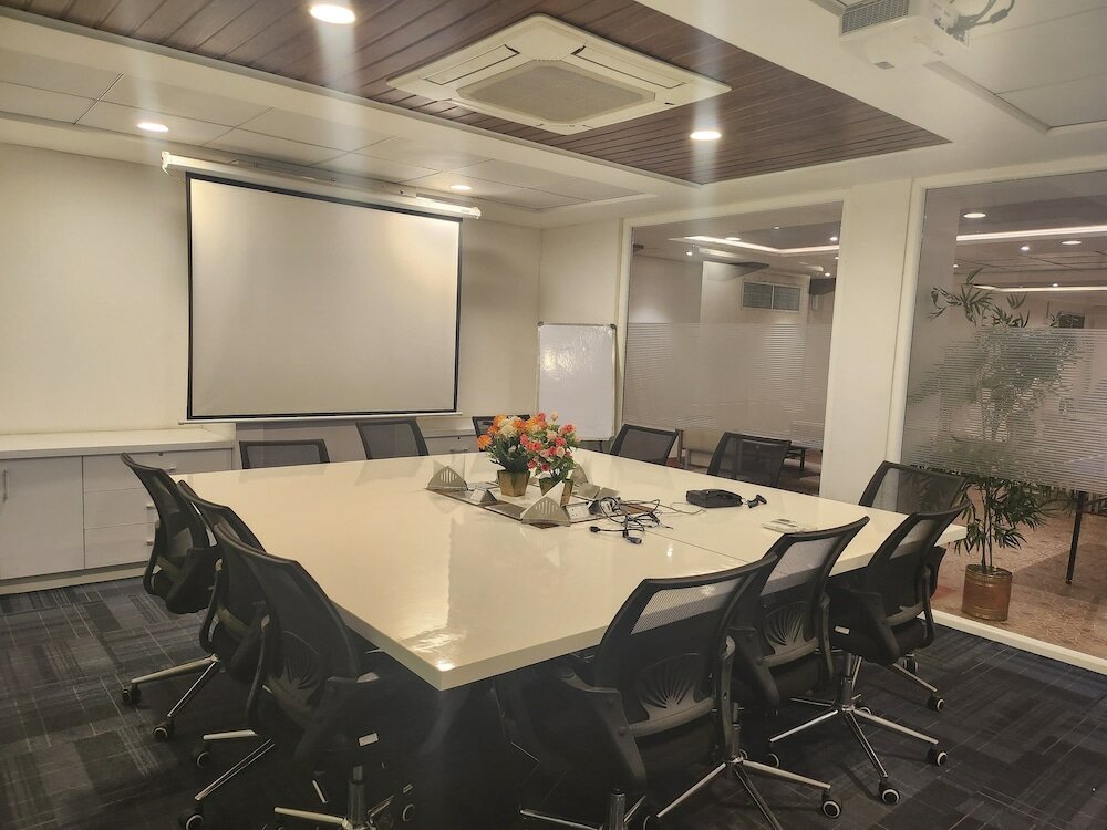 Фото White Castle Corporate Residences