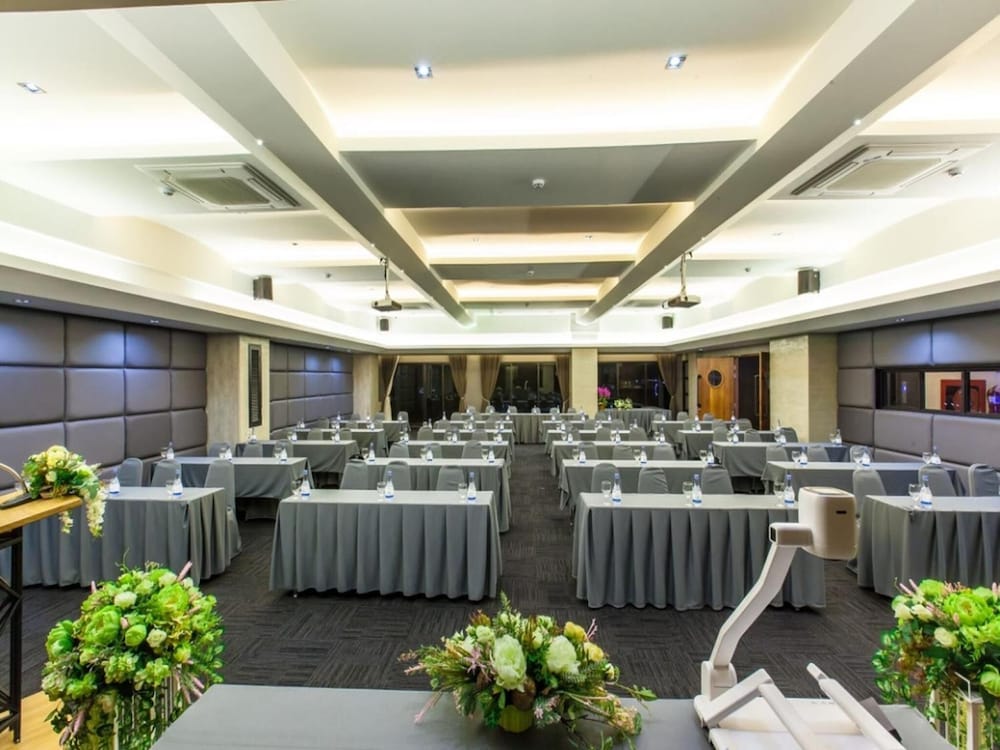 Фото Loftmania Boutique Hotel