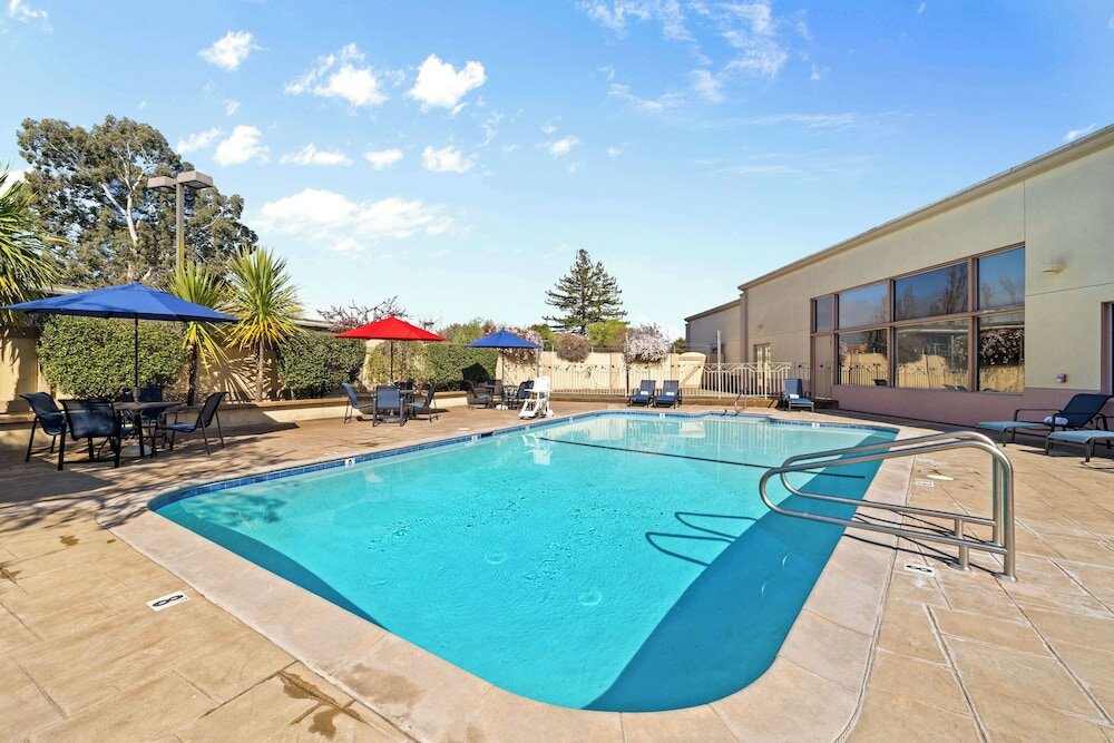 Фото Best Western Petaluma Inn