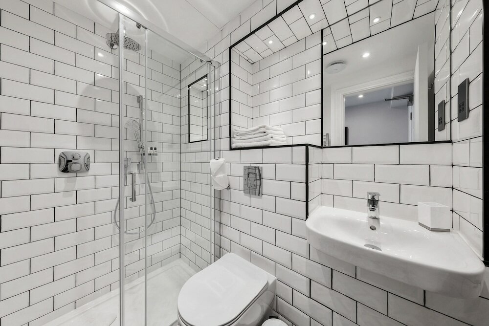 Фото Commodore Hotel