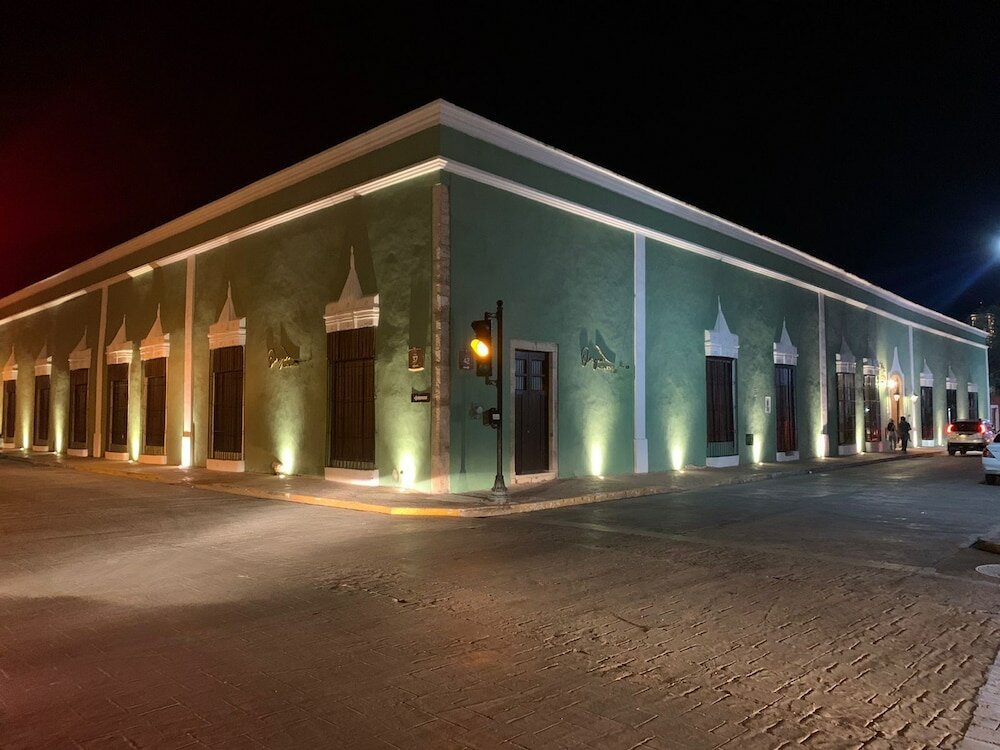 Фото отеля 2