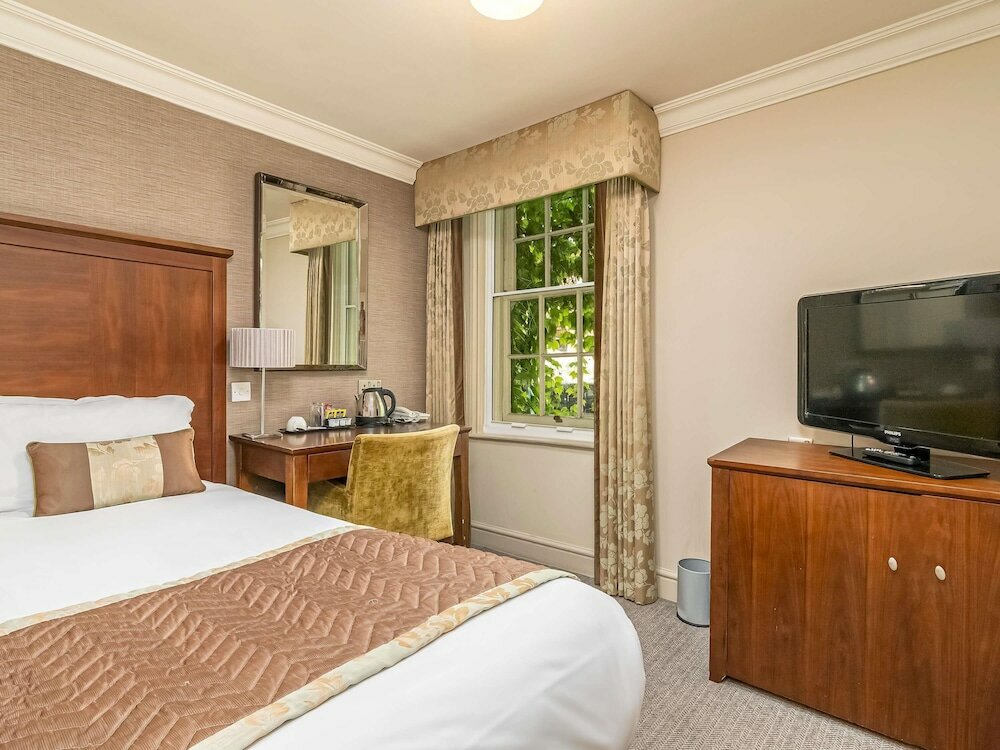 Фото Mercure Salisbury White Hart Hotel