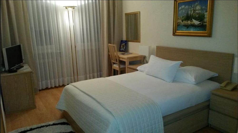 Фото Hotel Century Geneve