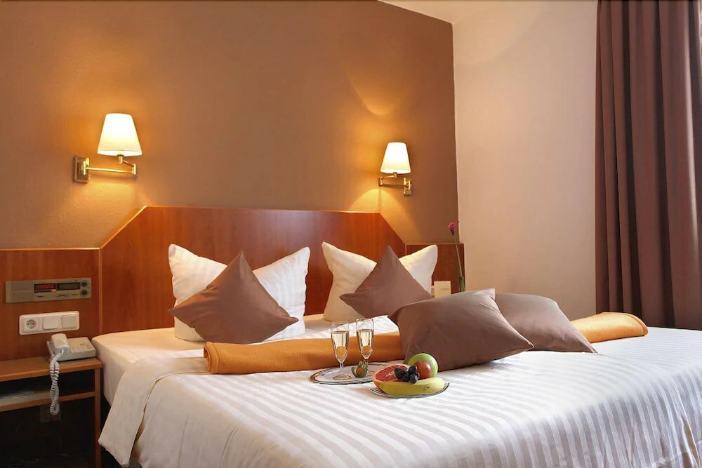 Фото Hotel Kleefelder Hof