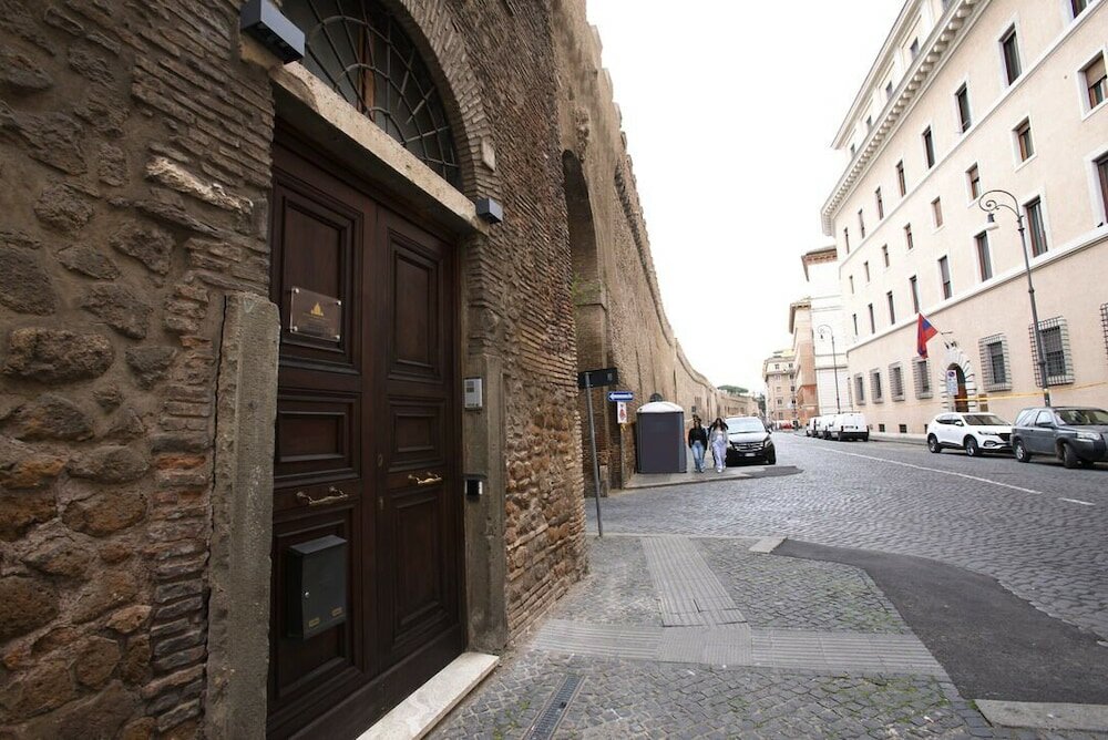 Фото St. Peter' Six Rooms & Suites