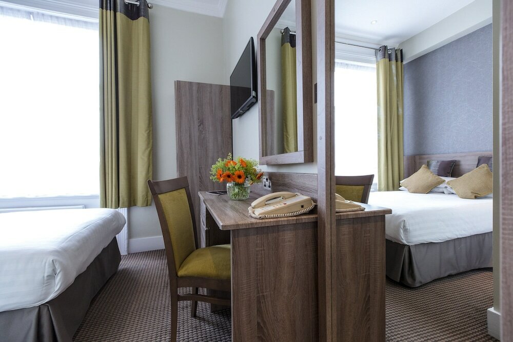 Фото Phoenix Hotel