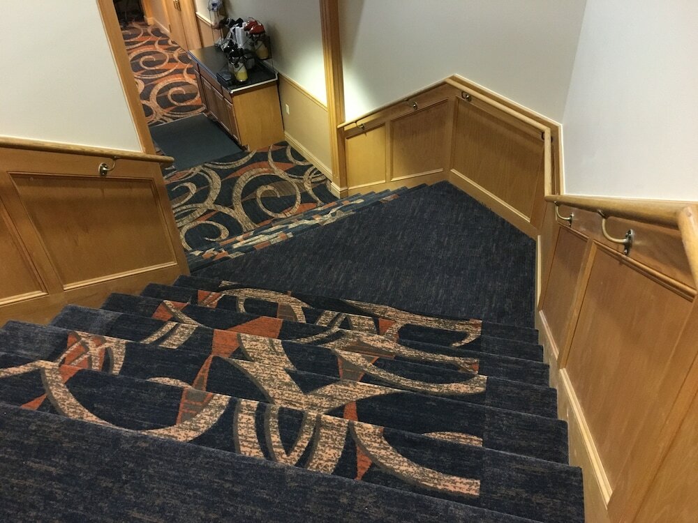 Фото Cabot Inn & Suites