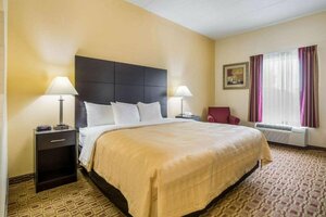 Quality Inn & Suites (Indiana, Clark County, Sellersburg), hotel