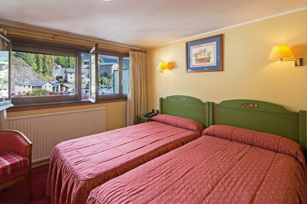 Фото Hotel Rutllan & SPA