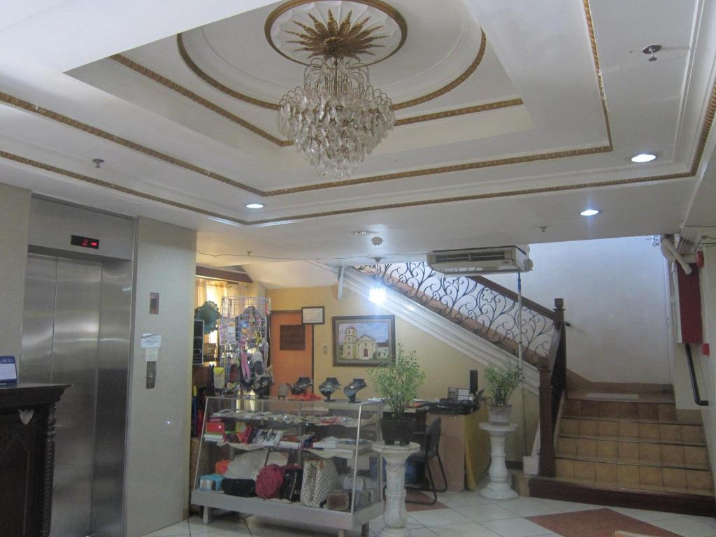 Фото Plaza Maria Luisa Suites Inn