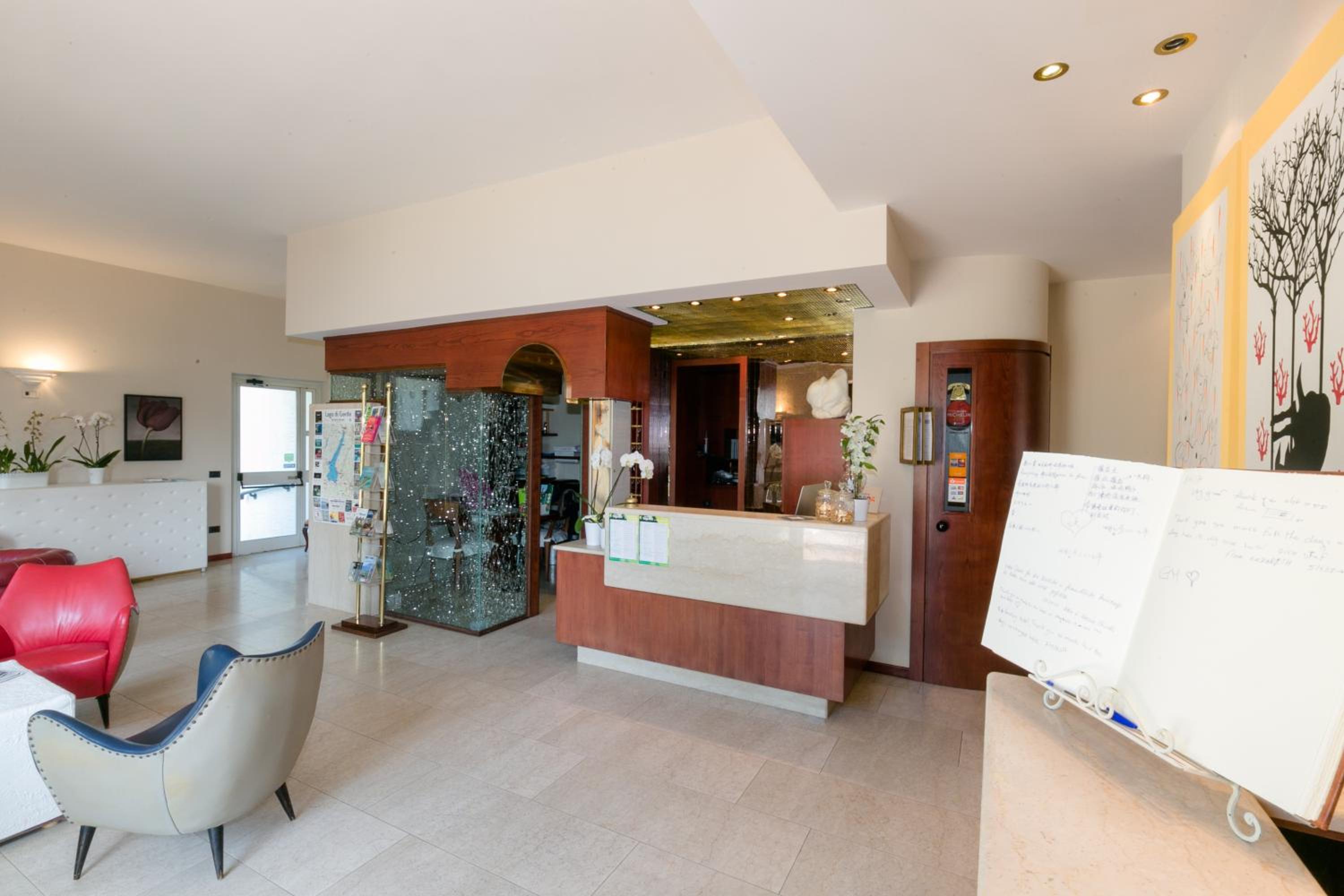 Фото Hotel Mon Repos