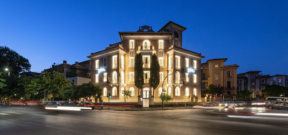 Фото отеля 1