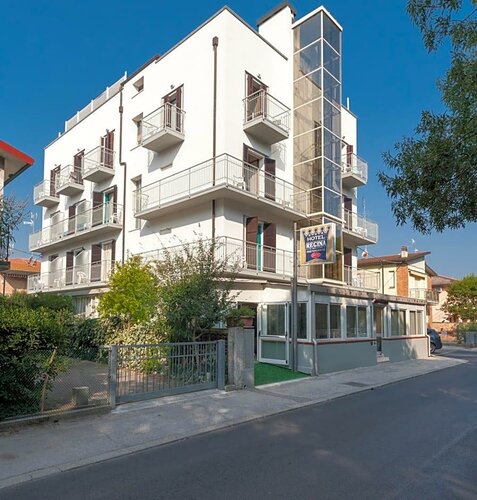 Внешний вид отеля Regina Hotel e Ristorante в Равенне, фото 1