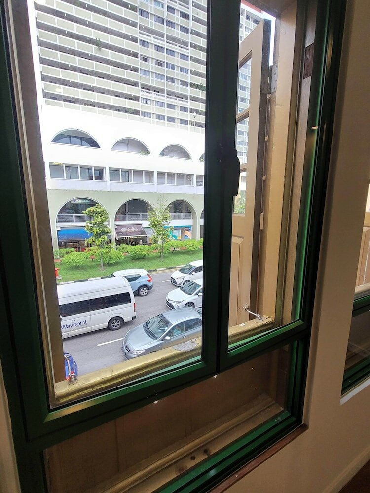 Фото Wink at Upper Cross Street