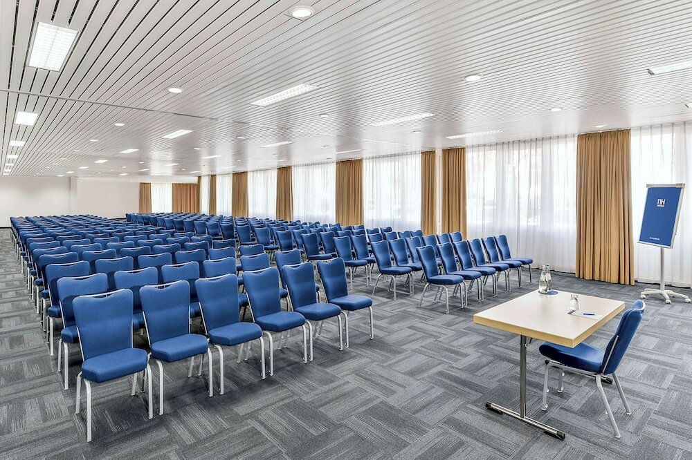 Фото Nh Weinheim