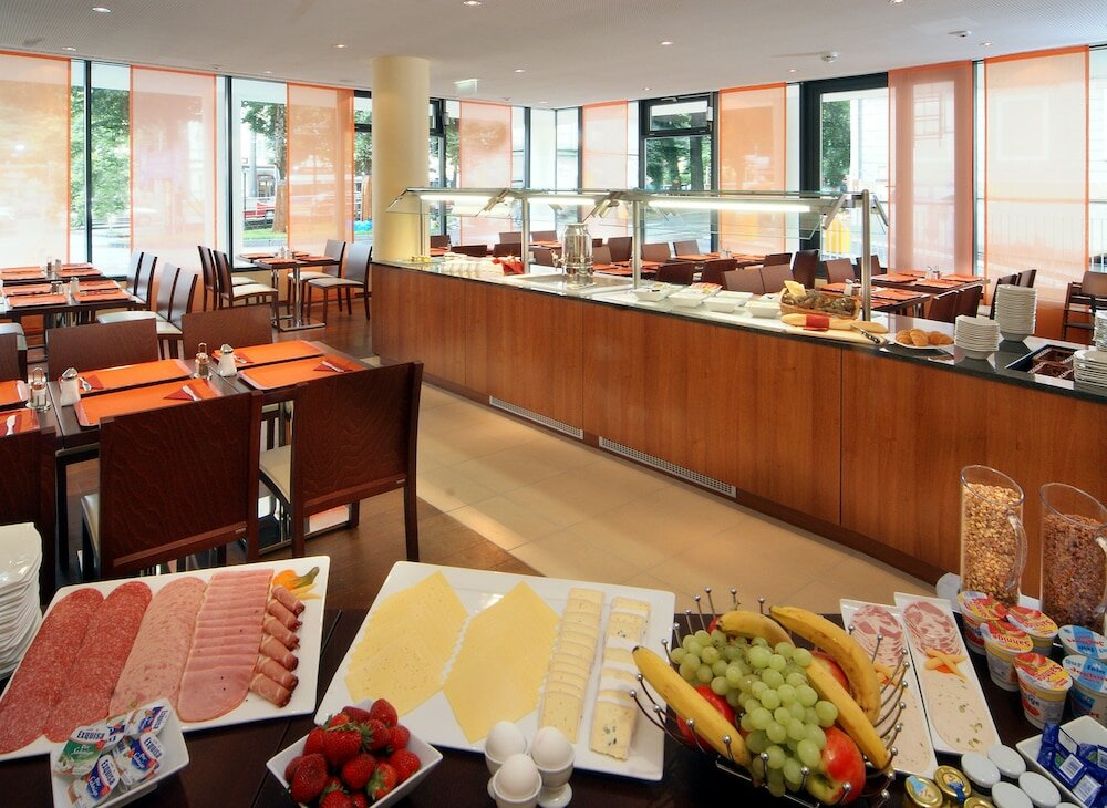 Фото Leonardo Hotel Salzburg City Center