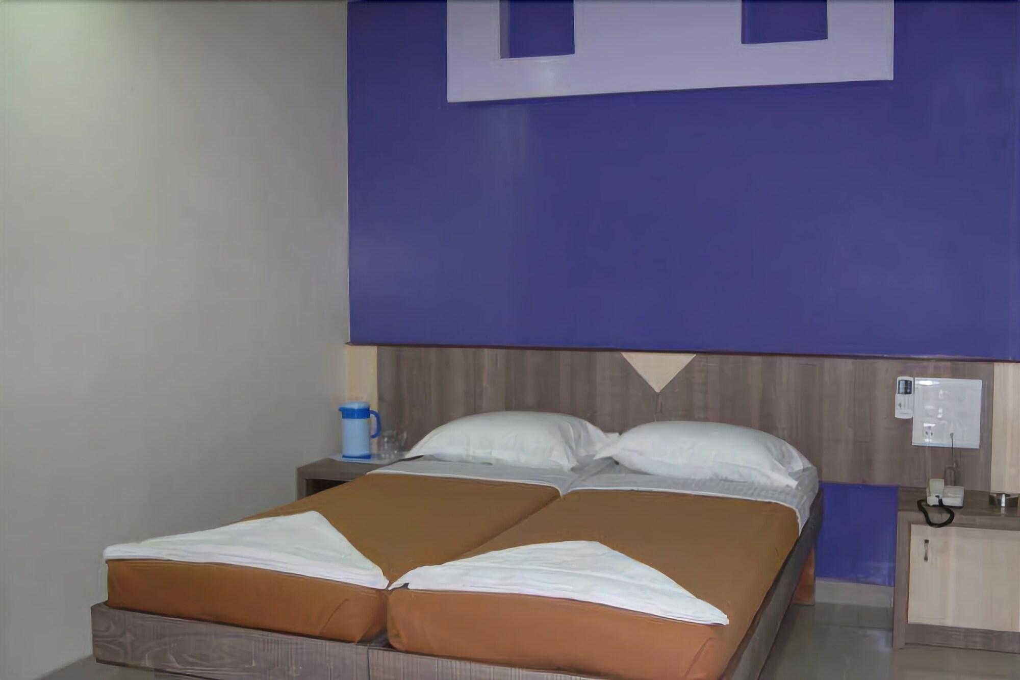 Фото Oyo 8311 Hotel Galaxy Residency