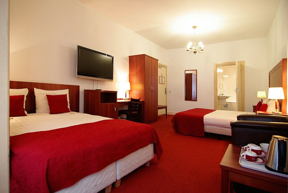 Фото Hotel Parklane