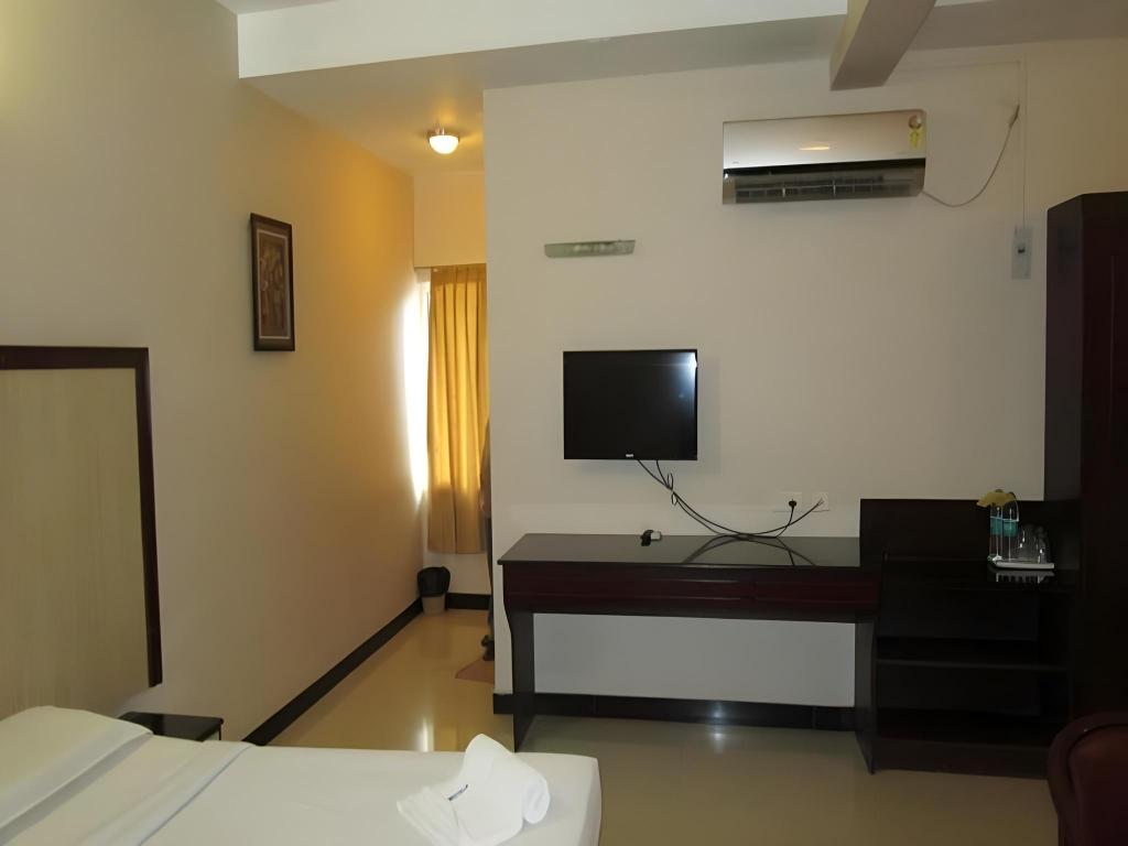 Фото Hotel Subham