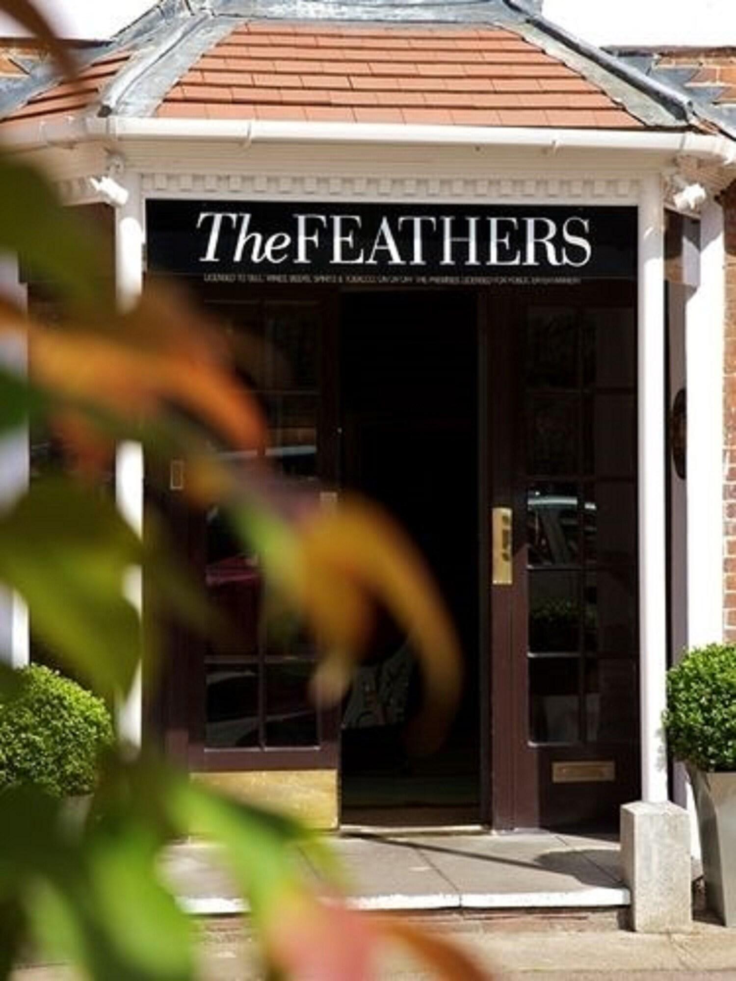 Фото The Feathers Hotel