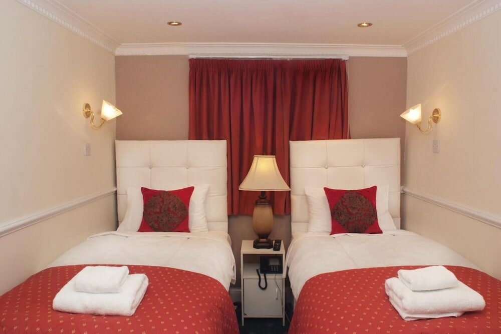 Фото Classic Hyde Park Hotel