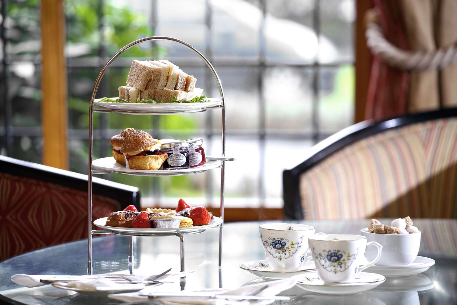 Фото Best Western Plough & Harrow Hotel