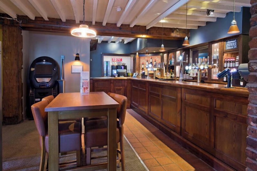 Фото Premier Inn Cambridge North - Girton