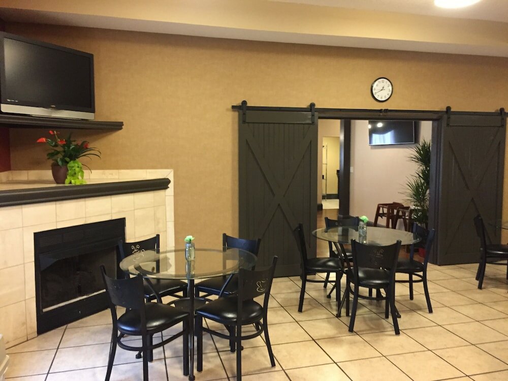 Фото Brentwood Suites