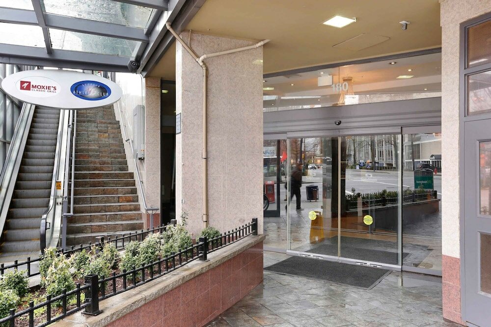 Фото Sandman Hotel Vancouver Downtown