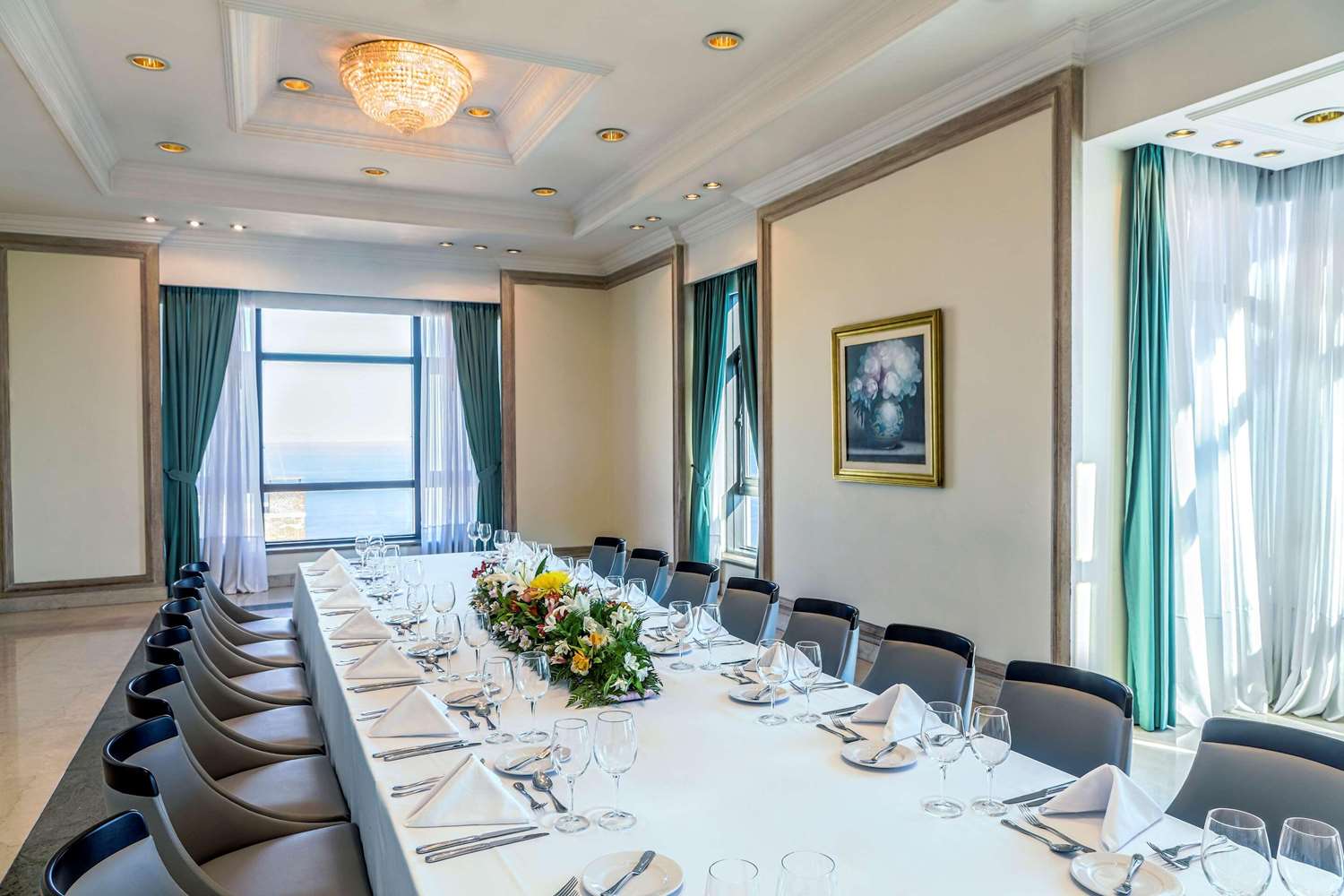 Фото Radisson Montevideo Victoria Plaza Hotel