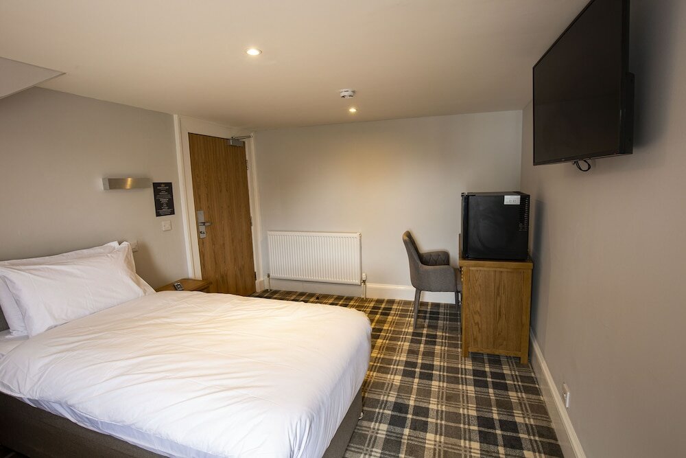 Фото Crown Court Hotel & Bar