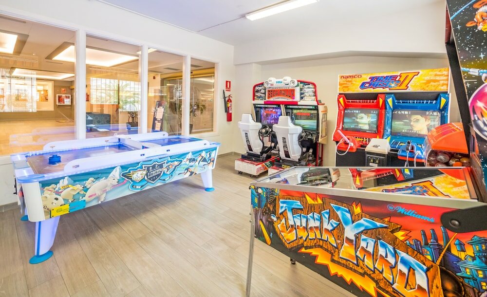 Фото Golden Avenida Family Suites