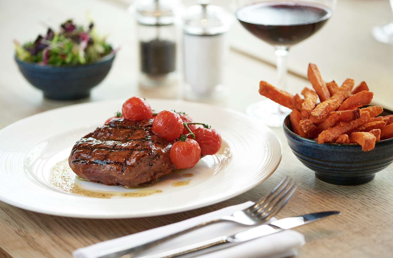 Фото DoubleTree by Hilton London ExCeL