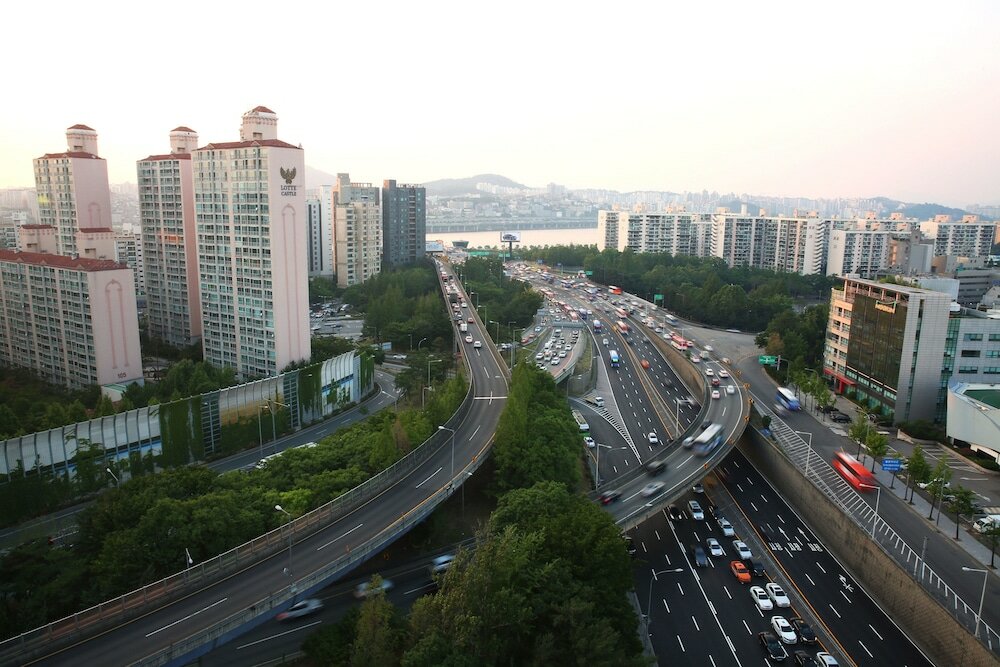 Фото The Riverside Hotel