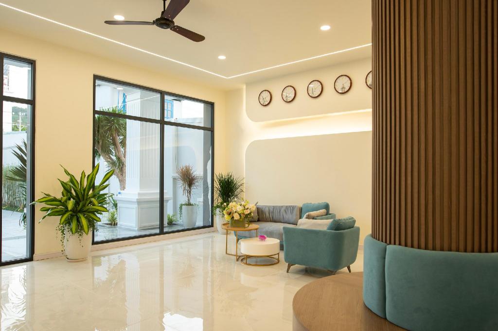 Фото Gold Beach Hotel