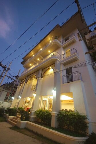 Гостиница First Bungalow Beach Resort в Самуи